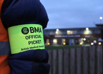 Junior doctors overwhelmingly vote to strike over pay