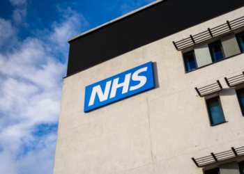 NHS staff strike over pay