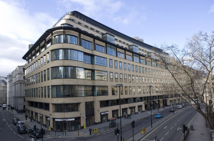 Deutsche Bank increases UK paternity leave to 16 weeks