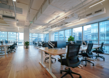 One in 10 want full-time office working