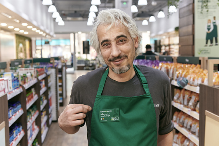 Holland & Barrett, distribution pay