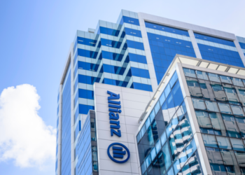 Allianz offers electric vehicles to UK employees