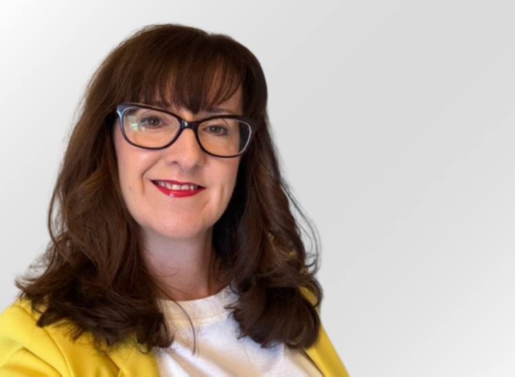 Julie-Burns-Endometriosis-UK.