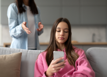 child's mental health, working parent, social media