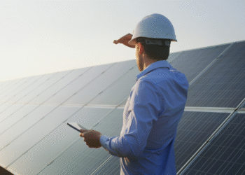 Field worker, mobile work, work travel, engineer.pn