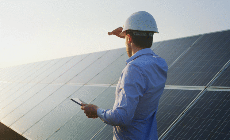 Field worker, mobile work, work travel, engineer.pn