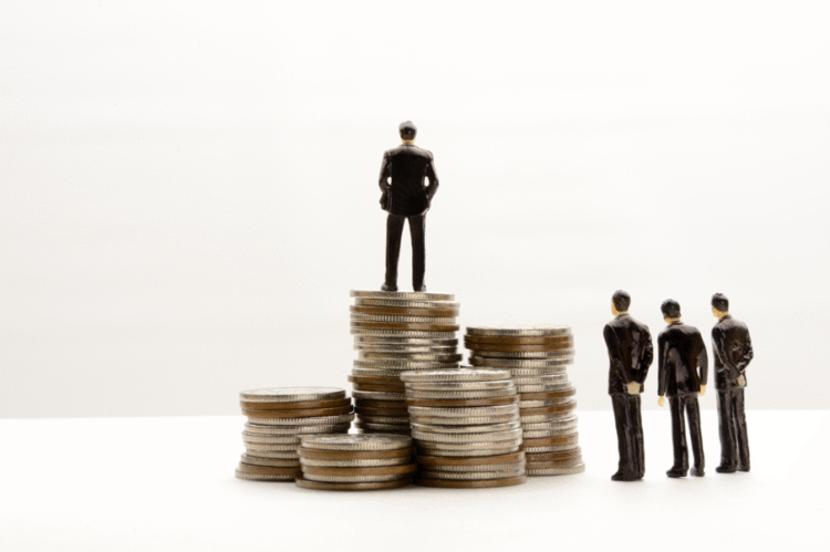 High pay, CEO, executives, millions, disparity, FTSE 100, bonus